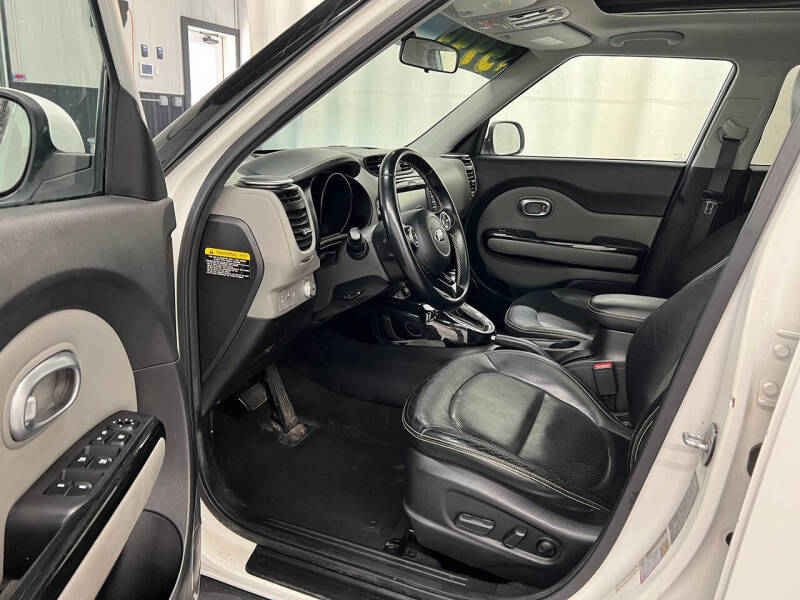 2016 Kia Soul +