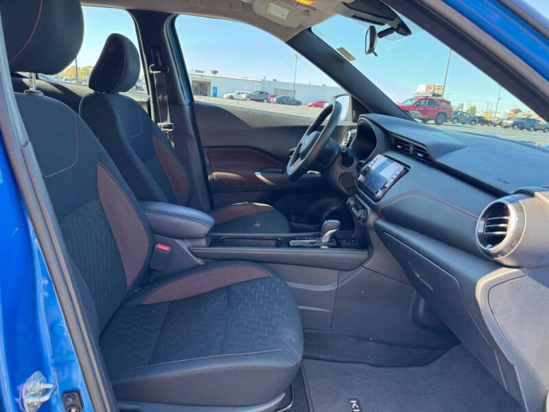 2023 Nissan Kicks SR