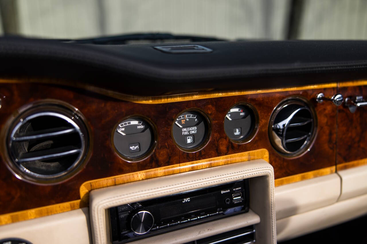 1991 Rolls-Royce Corniche 19