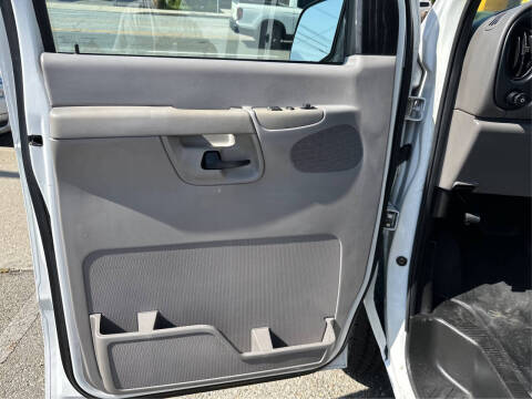 2002 Ford E-Series E-350 SD