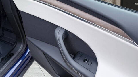 2023 Tesla Model X Standard Range