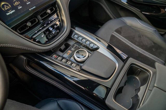 2022 Aston Martin DBX 24