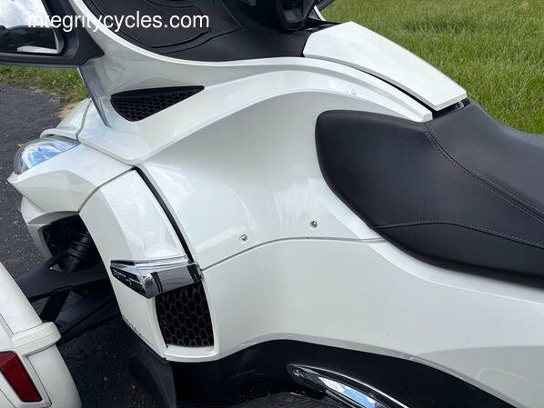 2014 Can-Am Spyder RT-S SE6