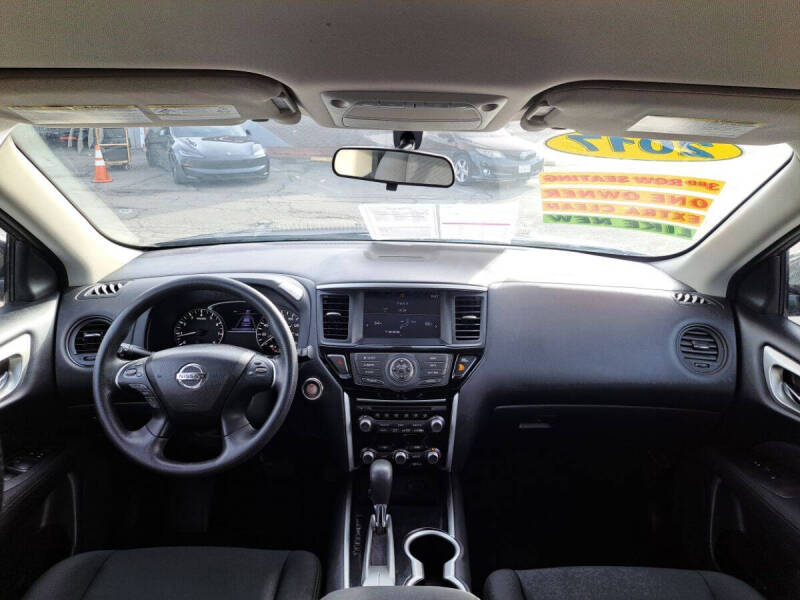 2017 Nissan Pathfinder S