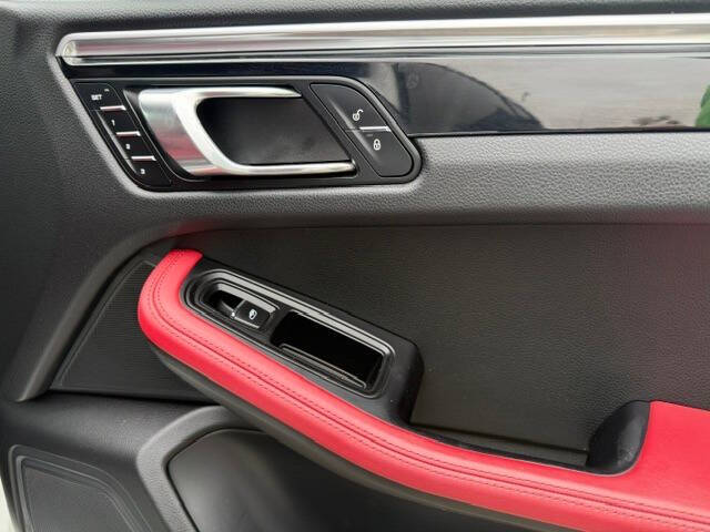 2018 Porsche Macan S