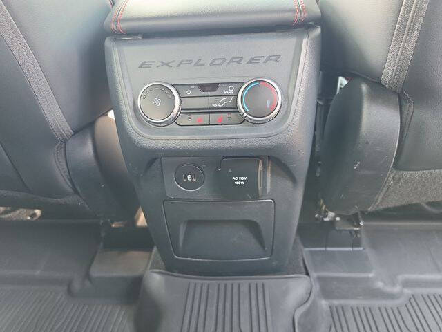 2025 Ford Explorer ST-Line