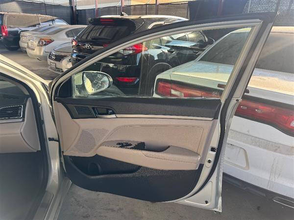 2018 Hyundai Elantra