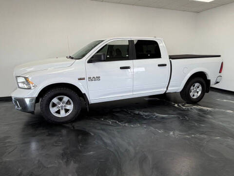 2017 RAM 1500 SLT