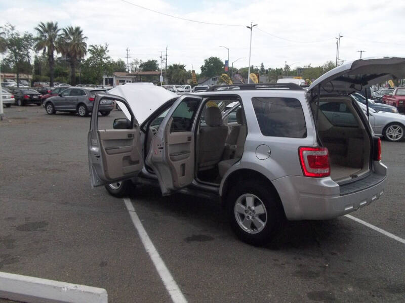 2011 Ford Escape null photo 48