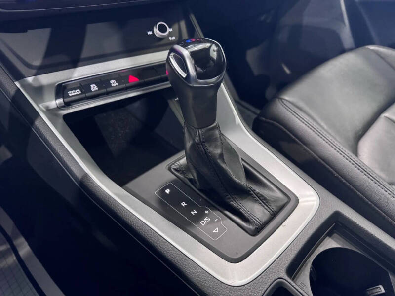 2021 Audi Q3 quattro Premium 40 TFSI