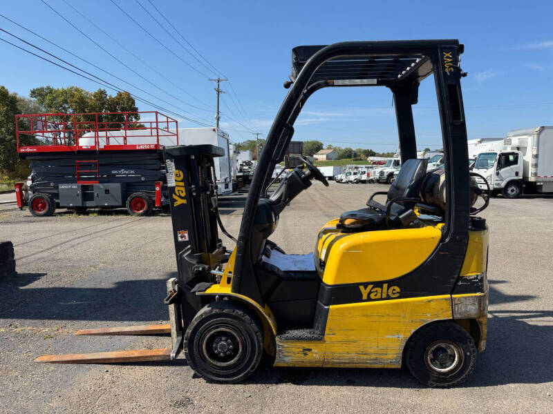 2017 Yale GLP030V