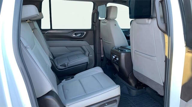 2023 GMC Yukon XL SLT