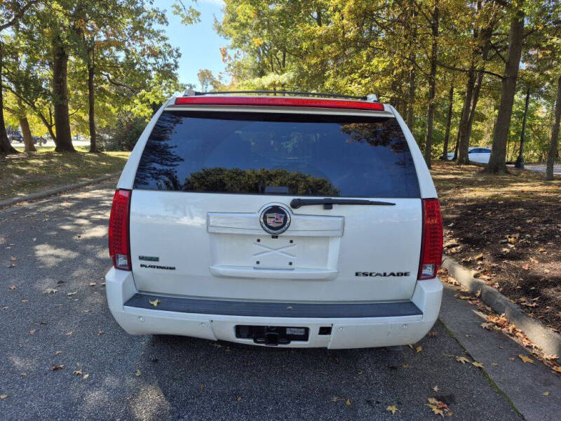 2011 Cadillac Escalade Platinum Edition