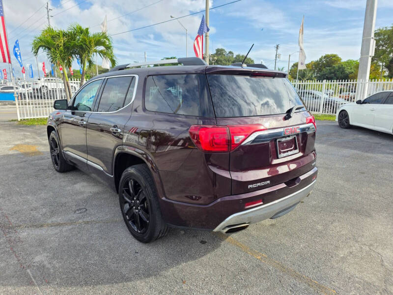 2017 GMC Acadia Denali