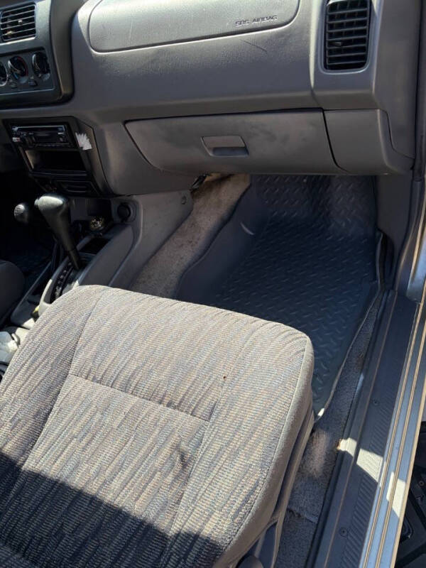 2000 Nissan Frontier SE
