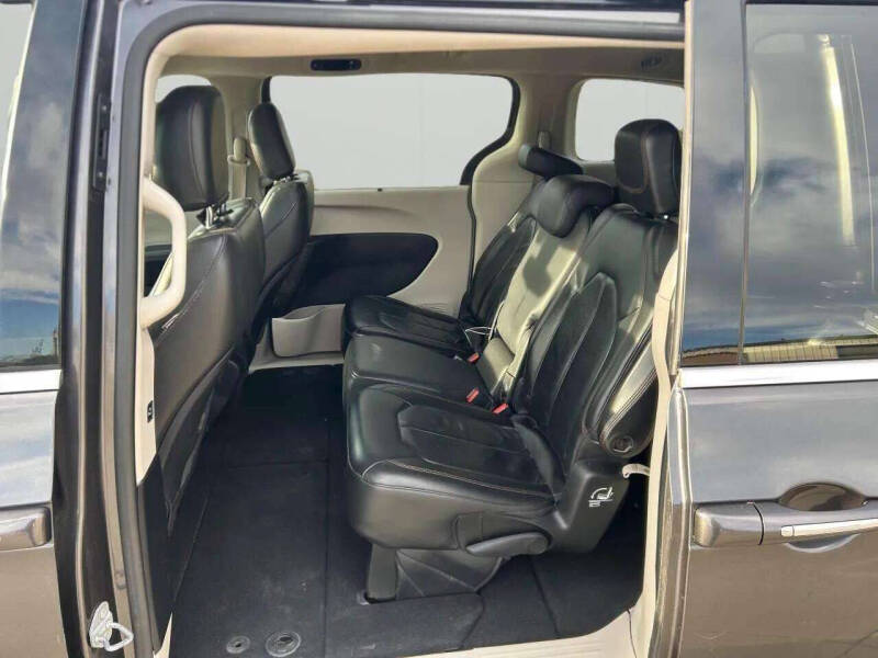 2017 Chrysler Pacifica Touring Plus