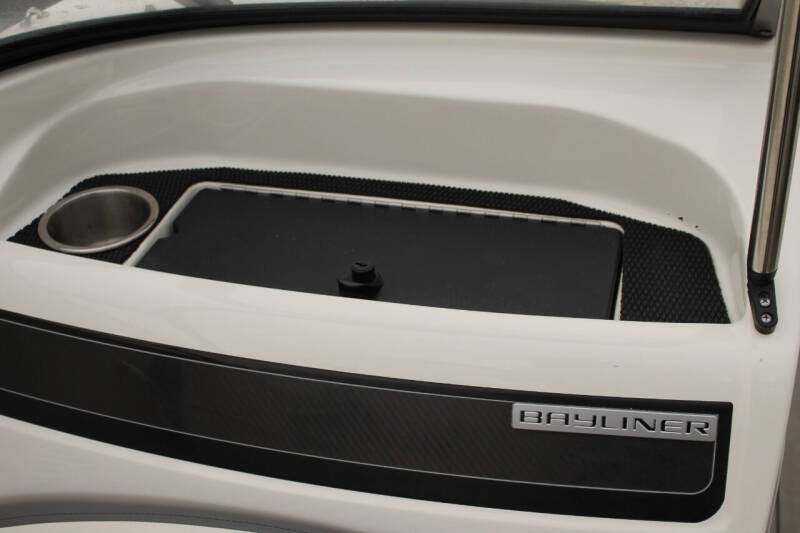 2018 Bayliner VR5 Bowrider