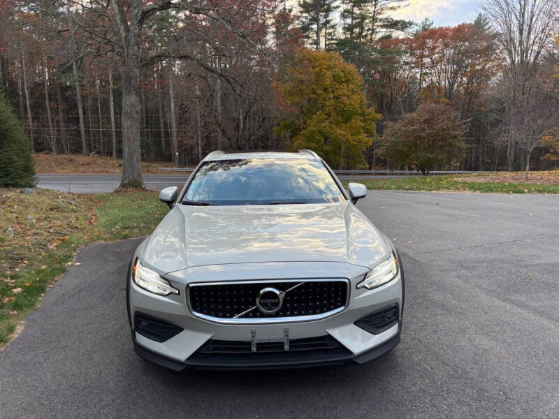 2022 Volvo V60 Cross Country T5