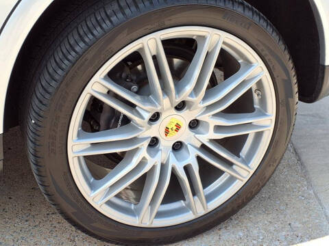 2017 Porsche Cayenne Platinum Edition