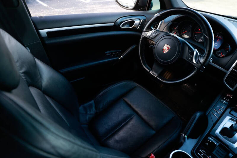 2014 Porsche Cayenne Platinum