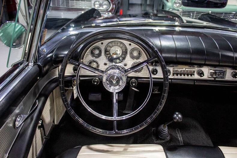 1957 Ford Thunderbird