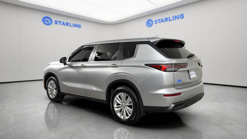 2025 Mitsubishi Outlander ES
