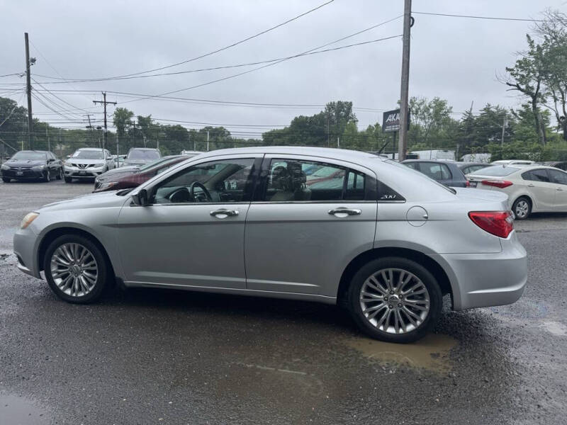 2011 Chrysler 200 Limited