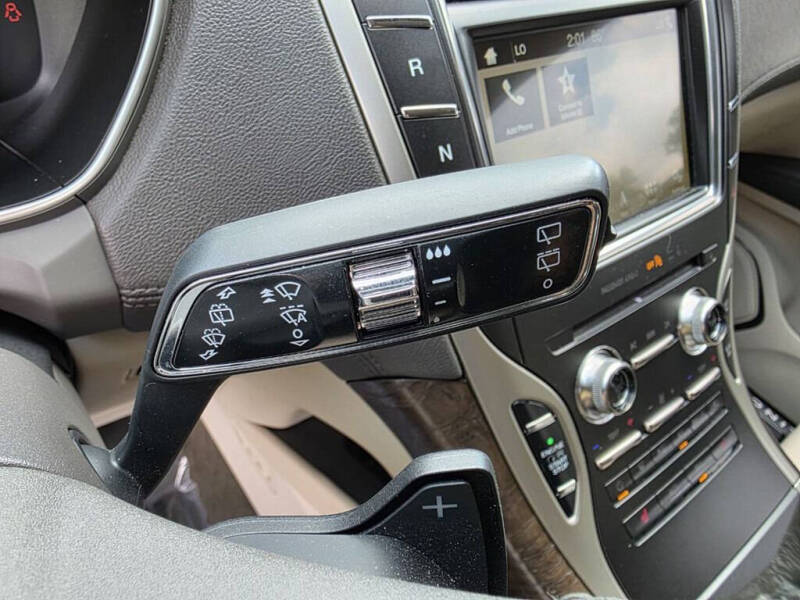 2019 Lincoln Nautilus Select