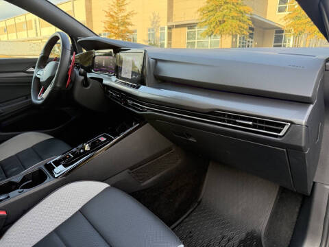 2024 Volkswagen Golf GTI SE