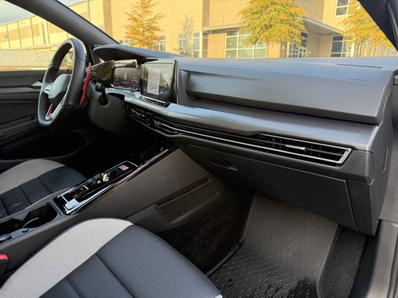 2024 Volkswagen Golf GTI SE