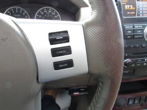 2010 Nissan Pathfinder LE