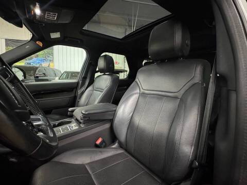 2020 Land Rover Discovery SE