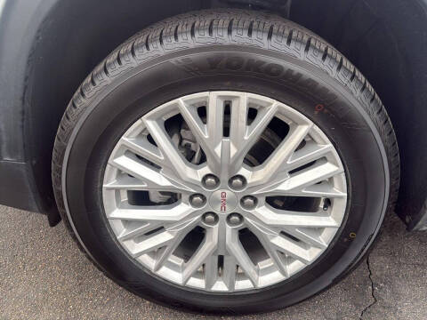 2024 GMC Acadia Elevation