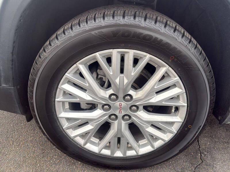 2024 GMC Acadia Elevation
