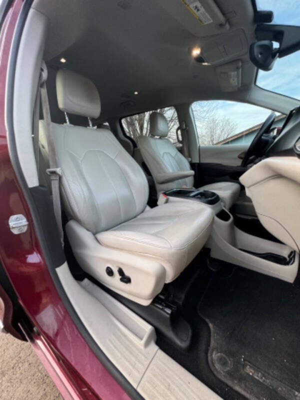 2017 Chrysler Pacifica Touring-L Plus