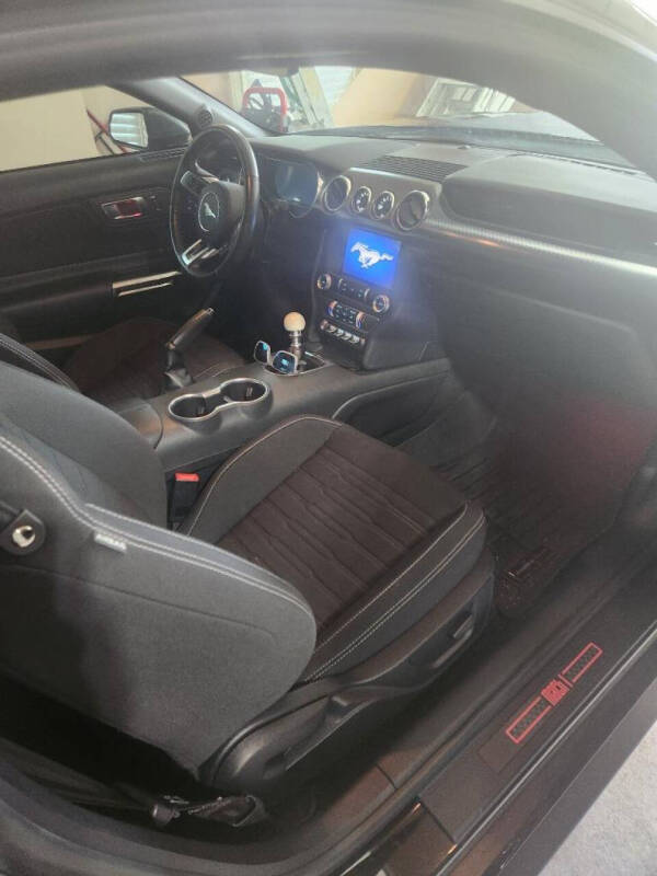 2022 Ford Mustang Mach 1