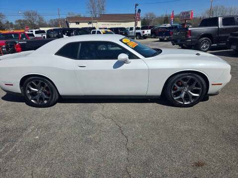 2016 Dodge Challenger SXT Plus