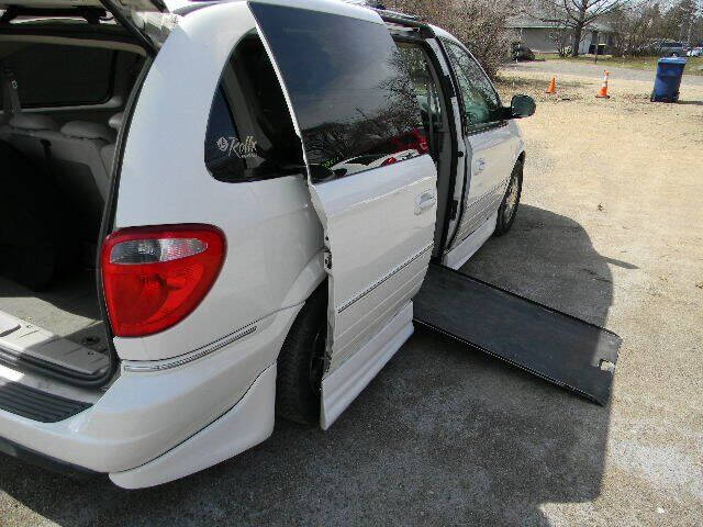 2005 Chrysler Town and Country for sale at Northwest Auto Sales Inc. in Farmington MN