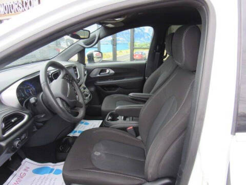 2023 Chrysler Pacifica Touring