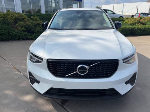 2026 Volvo XC40 B5 Core