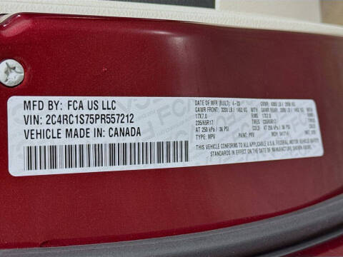 2023 Chrysler Pacifica Plug-In Hybrid Limited