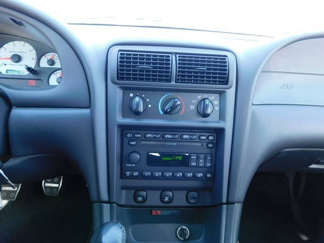 2004 Ford Mustang GT Deluxe