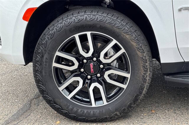 2023 GMC Yukon XL AT4