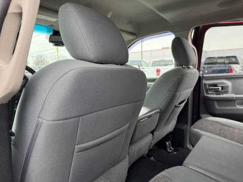 2017 RAM 1500 SLT