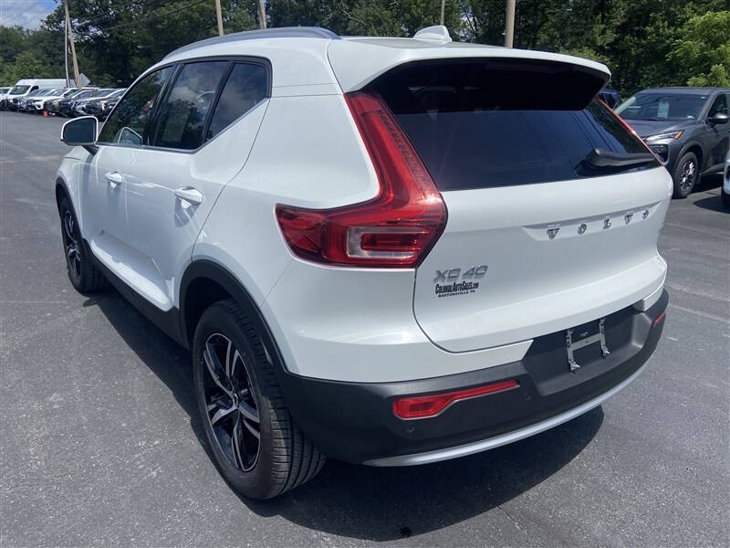 2025 Volvo XC40 B5 Core Bright Theme