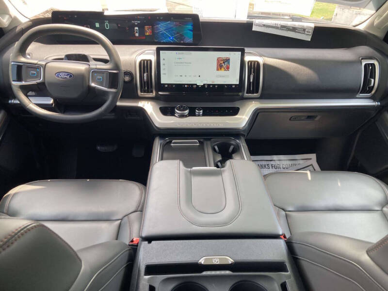 2025 Ford Expedition Active