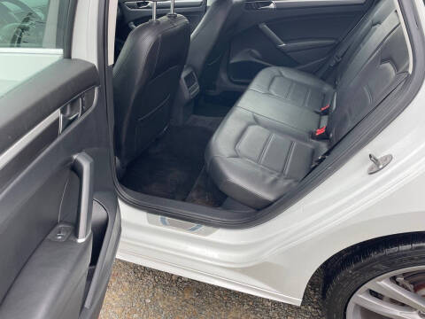 2017 Volkswagen Passat 1.8T R-Line