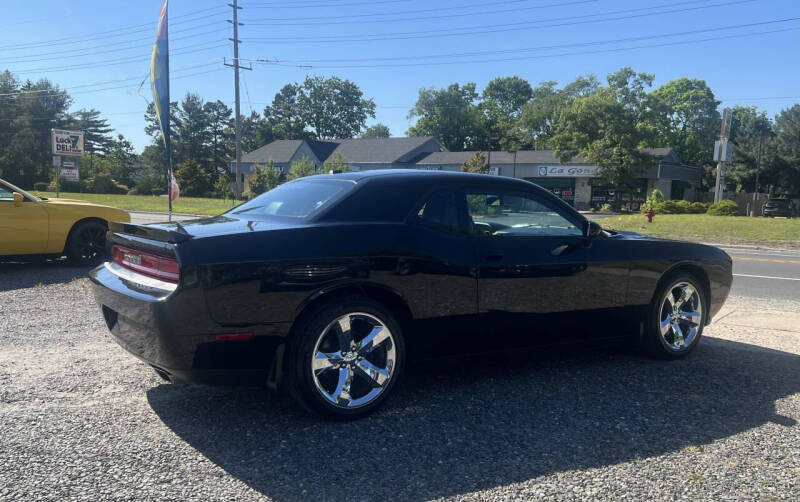 2013 Dodge Challenger SXT Plus