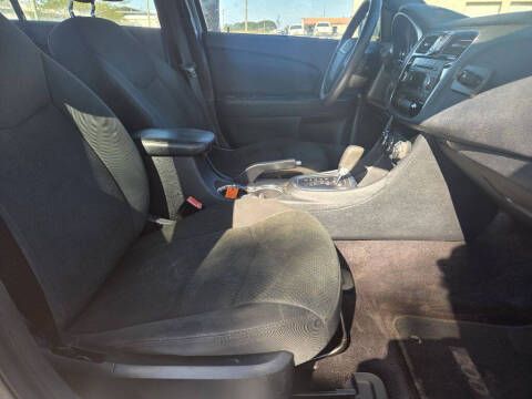 2012 Chrysler 200 LX