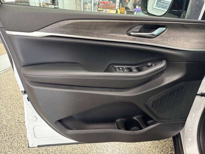 2026 Jeep Grand Cherokee Altitude